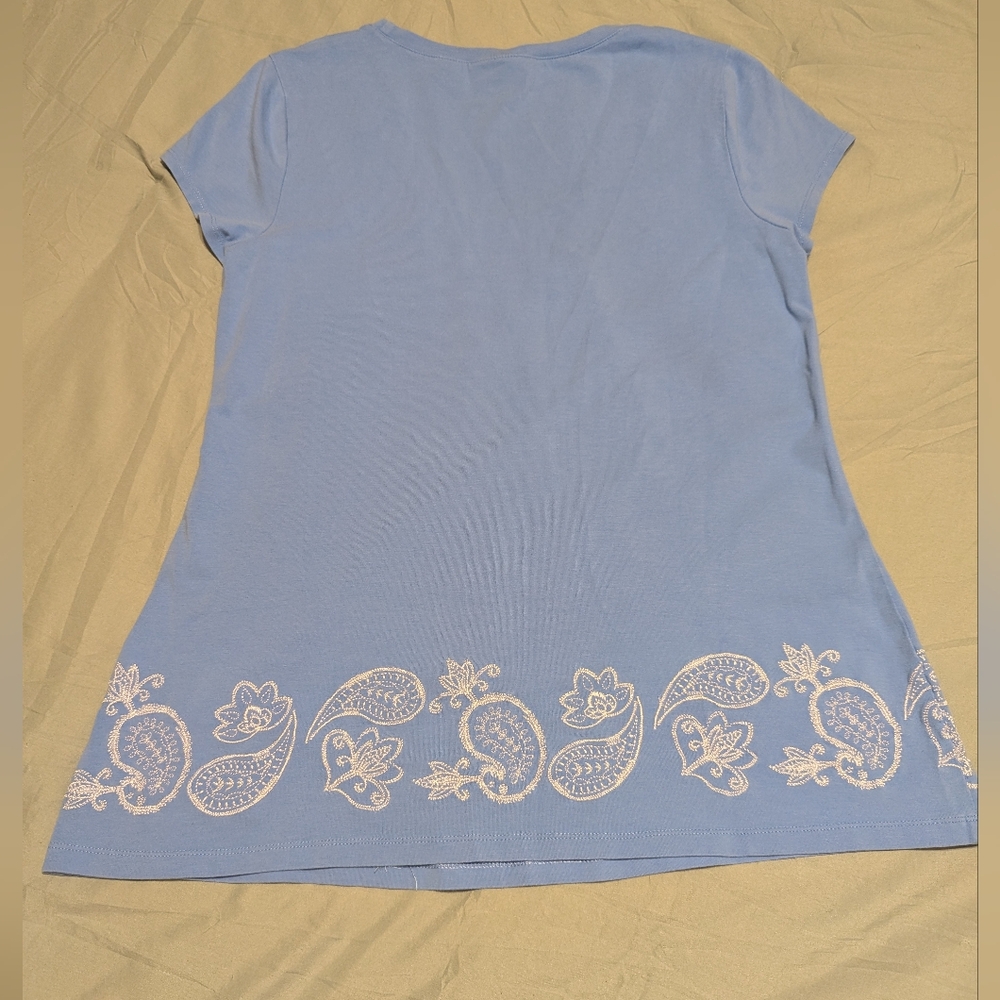Women's Shirt - Picture 2 of 3